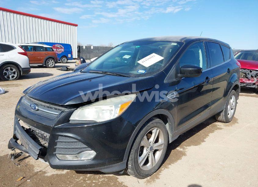 Photo 2 of 2015 Ford Escape SE (VIN 1FMCU0G72FUB80891)