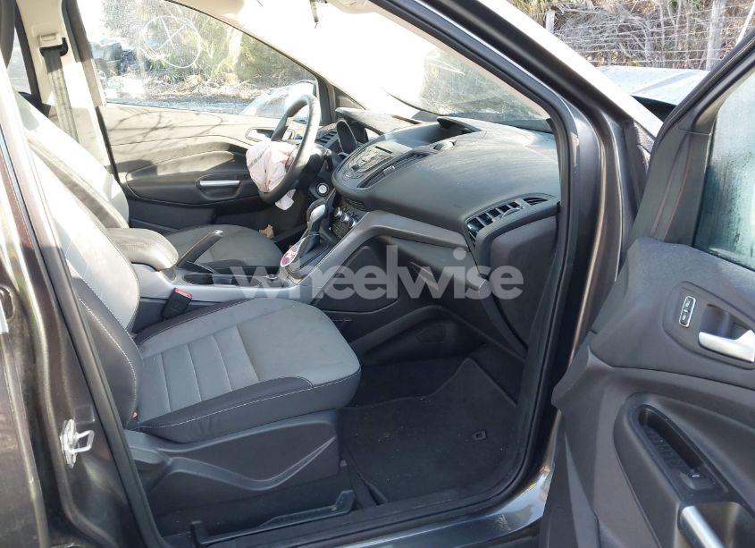 Photo 5 of 2016 Ford Escape SE (VIN 1FMCU0G72GUA42592)