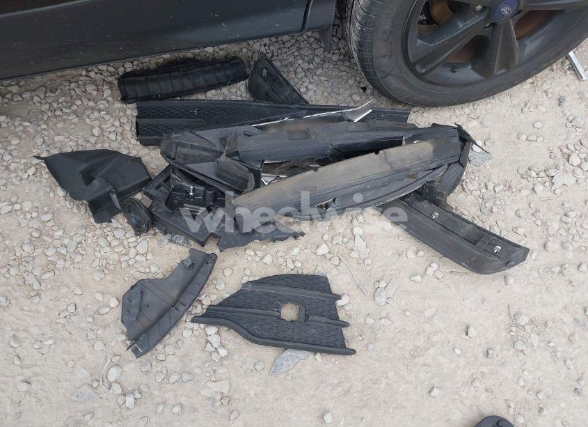 Photo 12 of 2016 Ford Escape SE (VIN 1FMCU0G72GUA64804)