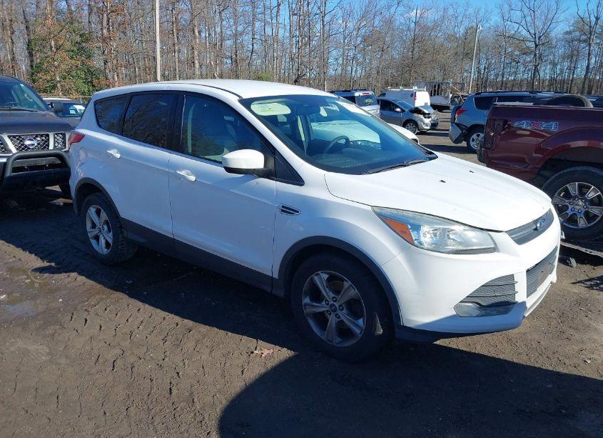 2016 Ford Escape SE (VIN 1FMCU0G72GUA92327) main photo