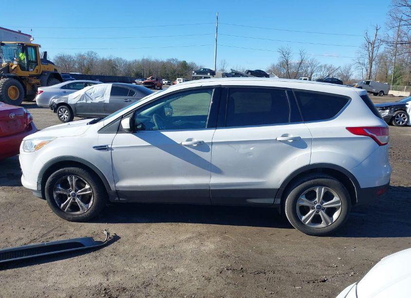 Photo 14 of 2016 Ford Escape SE (VIN 1FMCU0G72GUA92327)