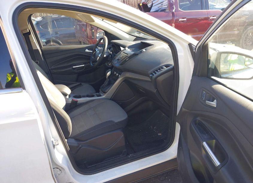 Photo 5 of 2016 Ford Escape SE (VIN 1FMCU0G72GUA92327)