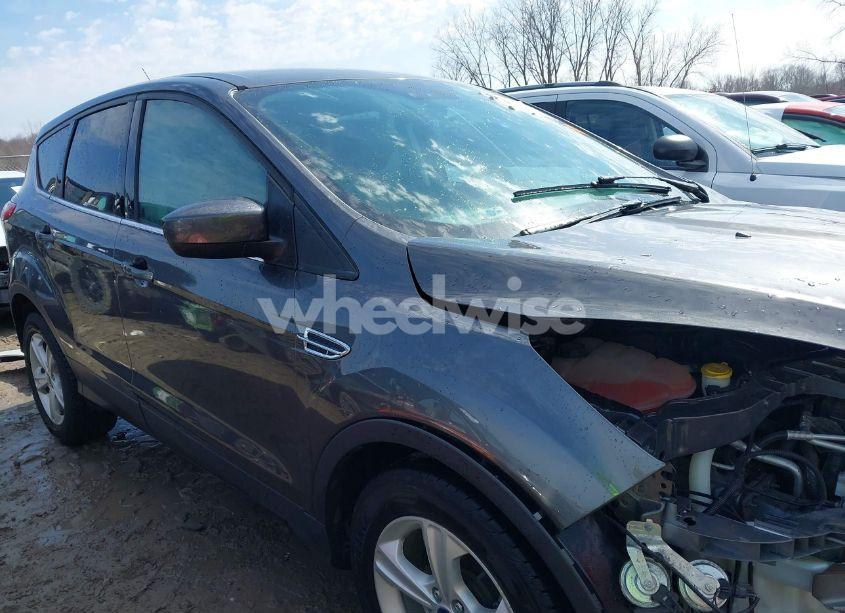 Photo 14 of 2016 Ford Escape SE (VIN 1FMCU0G73GUA06135)