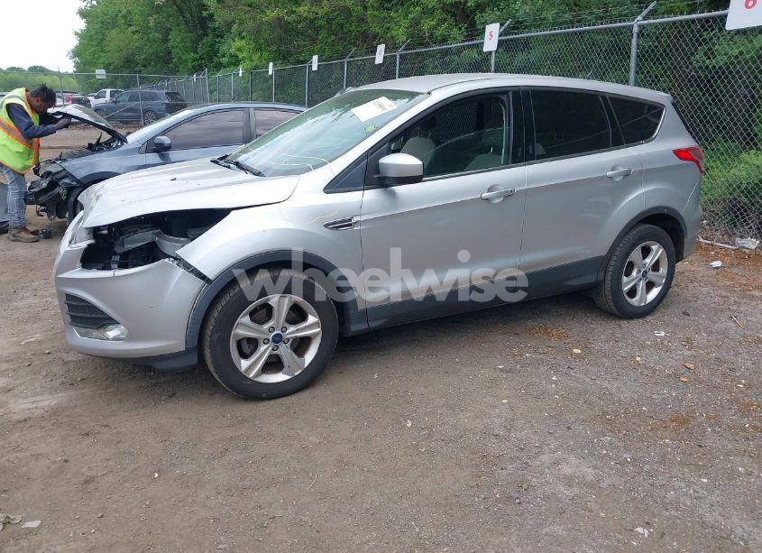 Photo 2 of 2016 Ford Escape SE (VIN 1FMCU0G73GUB67097)