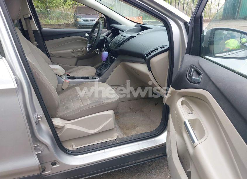 Photo 5 of 2016 Ford Escape SE (VIN 1FMCU0G73GUB67097)