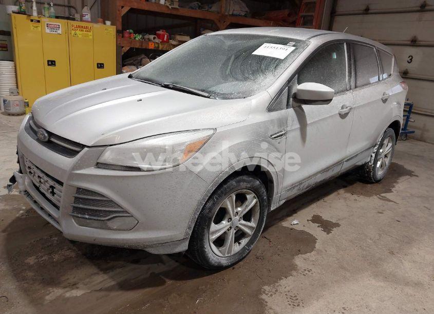 Photo 2 of 2016 Ford Escape SE (VIN 1FMCU0G74GUA30492)