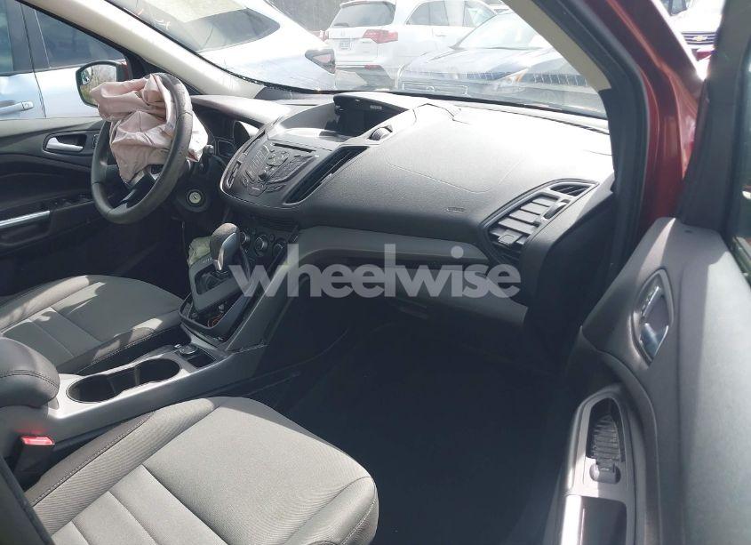 Photo 5 of 2016 Ford Escape SE (VIN 1FMCU0G74GUA95908)