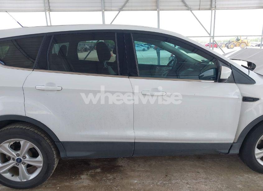 Photo 14 of 2016 Ford Escape SE (VIN 1FMCU0G74GUB23044)