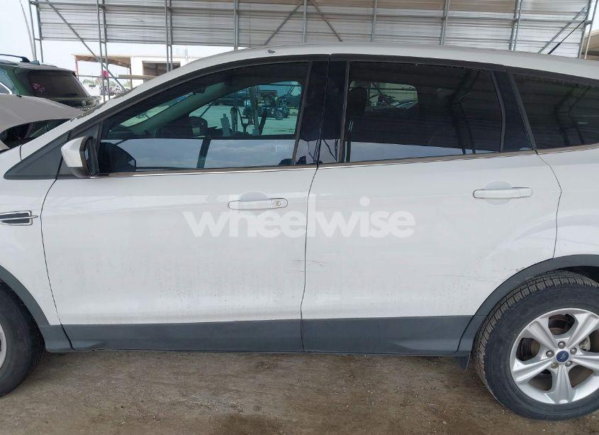 Photo 15 of 2016 Ford Escape SE (VIN 1FMCU0G74GUB23044)