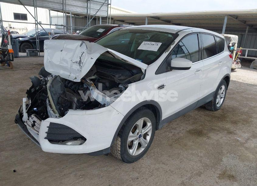 Photo 2 of 2016 Ford Escape SE (VIN 1FMCU0G74GUB23044)