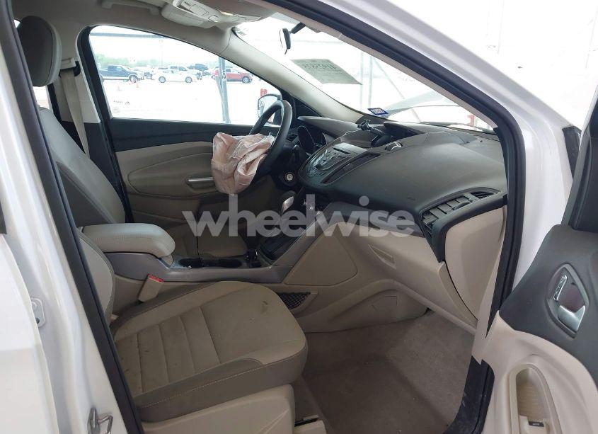 Photo 5 of 2016 Ford Escape SE (VIN 1FMCU0G74GUB23044)