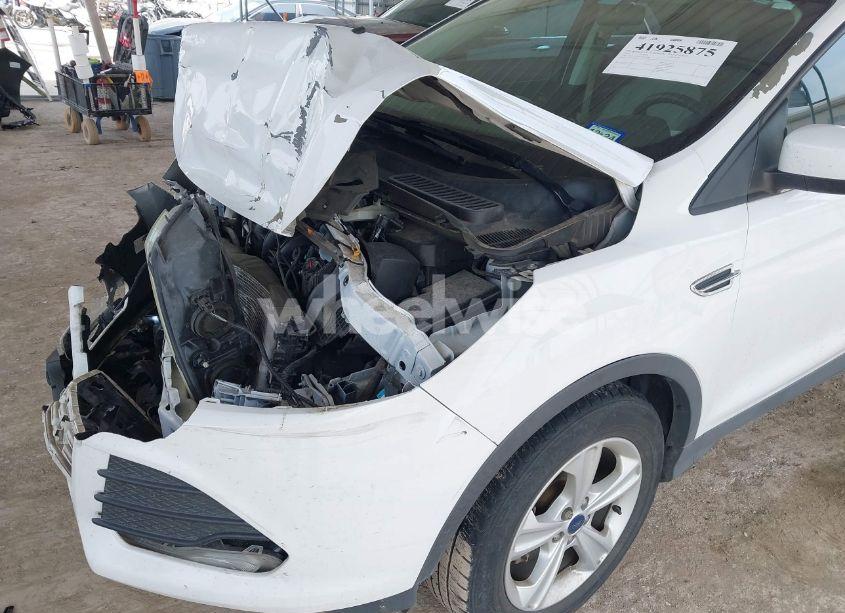 Photo 6 of 2016 Ford Escape SE (VIN 1FMCU0G74GUB23044)