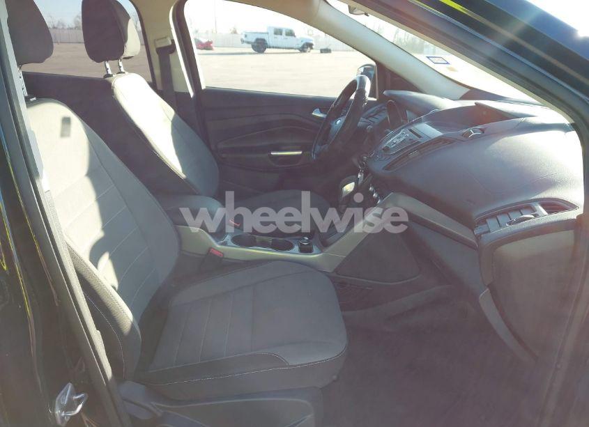 Photo 5 of 2016 Ford Escape SE (VIN 1FMCU0G74GUC91766)