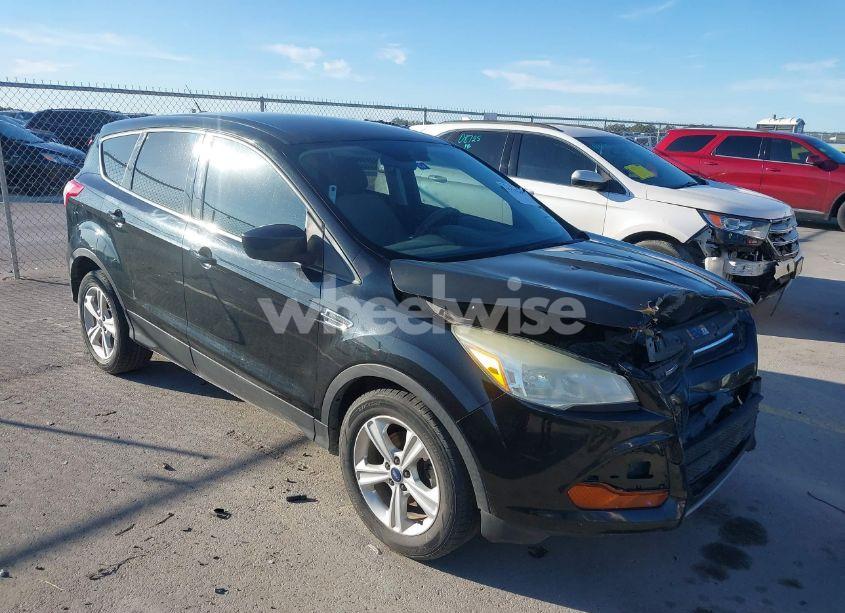2015 Ford Escape SE (VIN 1FMCU0G75FUB93005) main photo