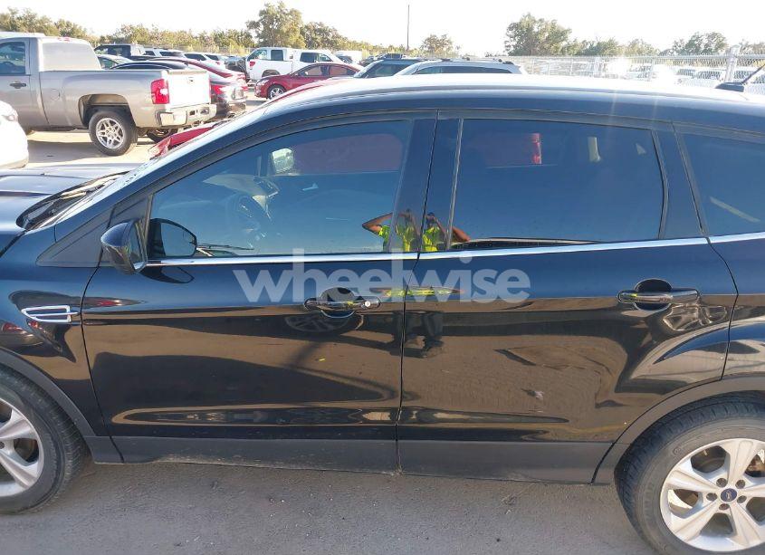 Photo 14 of 2015 Ford Escape SE (VIN 1FMCU0G75FUB93005)