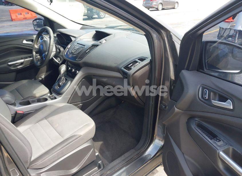 Photo 5 of 2015 Ford Escape SE (VIN 1FMCU0G75FUC20011)