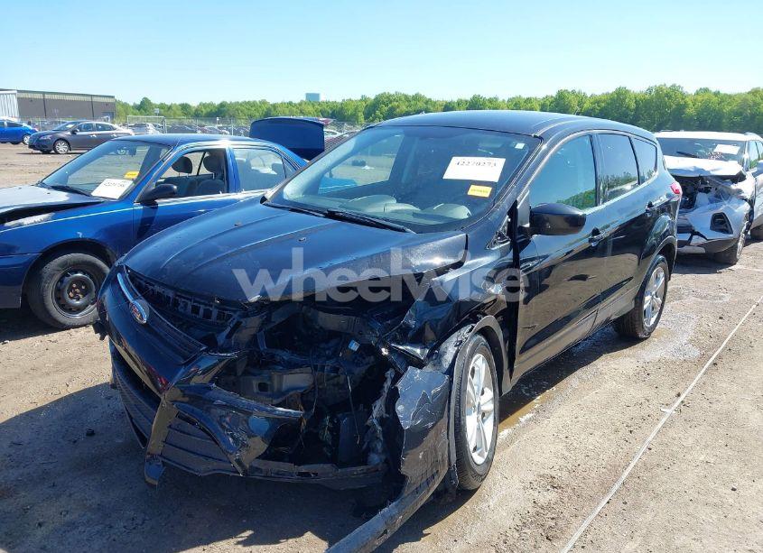 Photo 2 of 2015 Ford Escape SE (VIN 1FMCU0G75FUC22258)