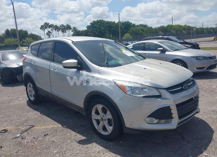 2016 Ford Escape SE (VIN 1FMCU0G75GUB56571) main photo