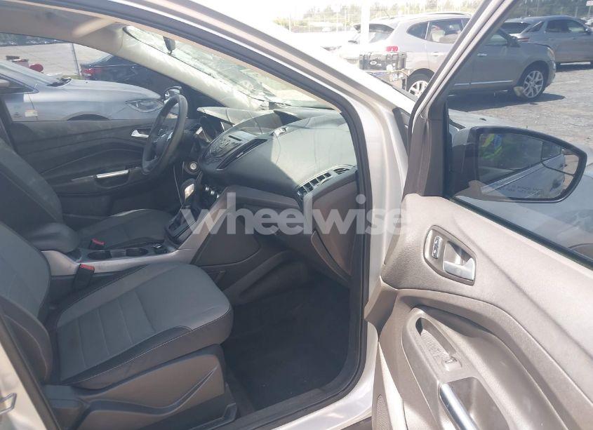 Photo 5 of 2016 Ford Escape SE (VIN 1FMCU0G75GUB56571)