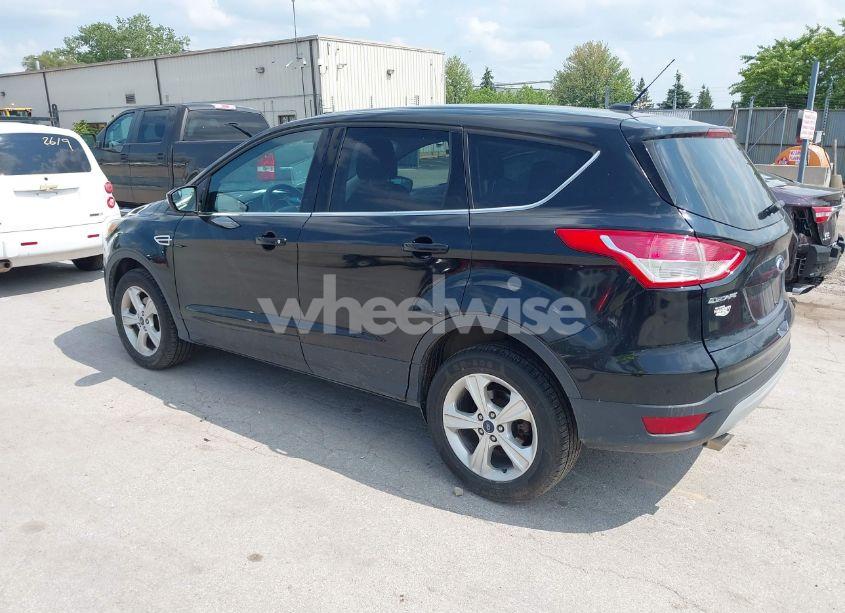 Photo 3 of 2016 Ford Escape SE (VIN 1FMCU0G75GUB57820)