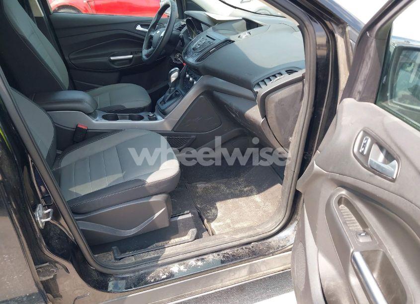 Photo 5 of 2016 Ford Escape SE (VIN 1FMCU0G75GUB57820)