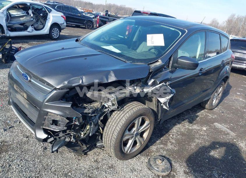 Photo 2 of 2016 Ford Escape SE (VIN 1FMCU0G75GUC85491)