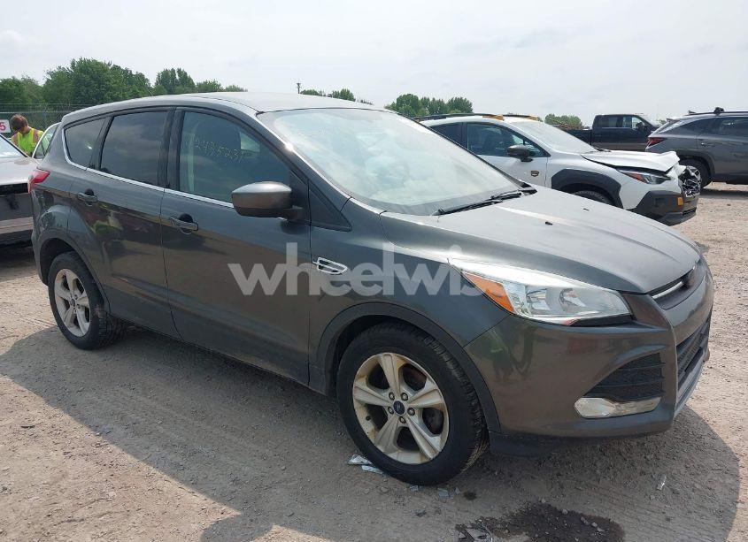 2015 Ford Escape SE (VIN 1FMCU0G76FUC10071) main photo