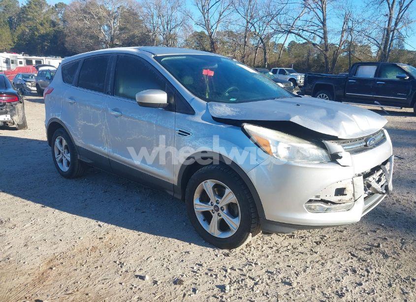 2015 Ford Escape SE (VIN 1FMCU0G76FUC77558) main photo