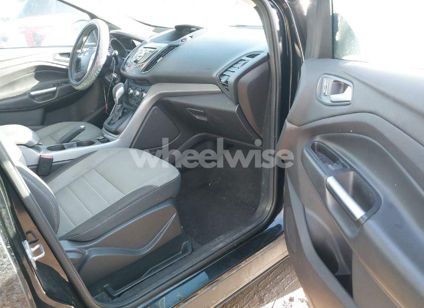 Photo 5 of 2016 Ford Escape SE (VIN 1FMCU0G76GUA50212)