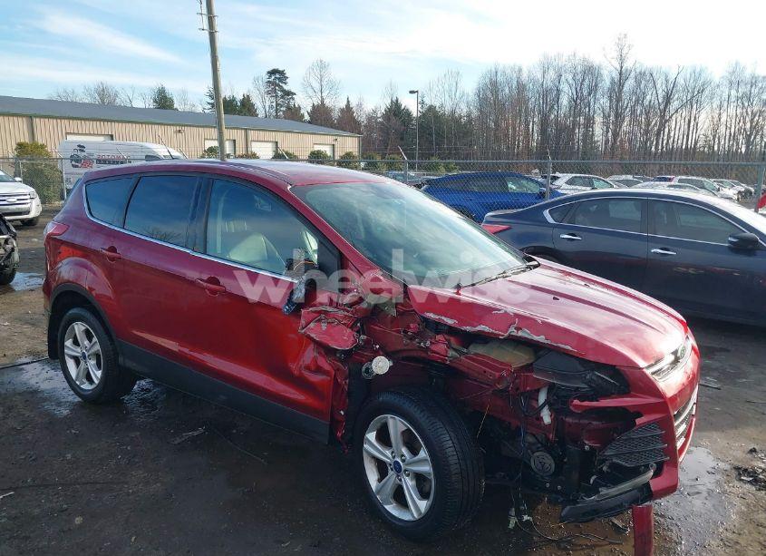 2016 Ford Escape SE (VIN 1FMCU0G76GUB31579) main photo