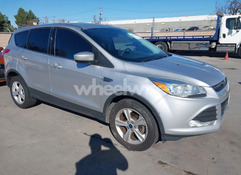 2016 Ford Escape SE (VIN 1FMCU0G76GUC09732) main photo