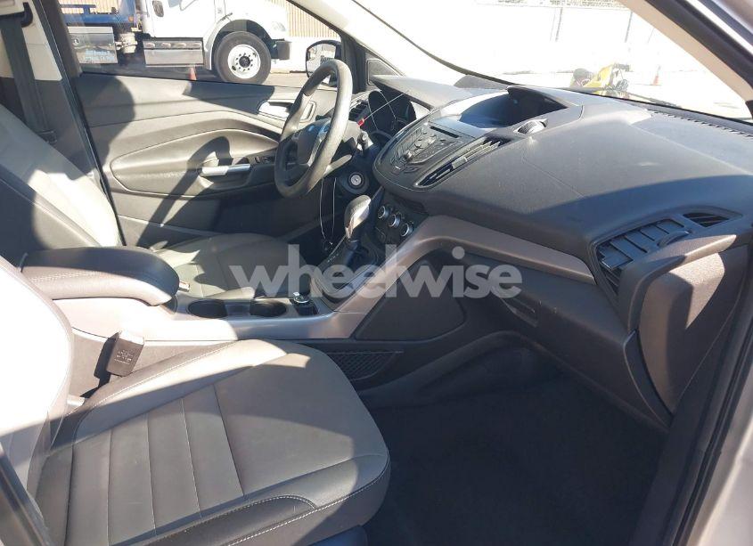 Photo 5 of 2016 Ford Escape SE (VIN 1FMCU0G76GUC09732)