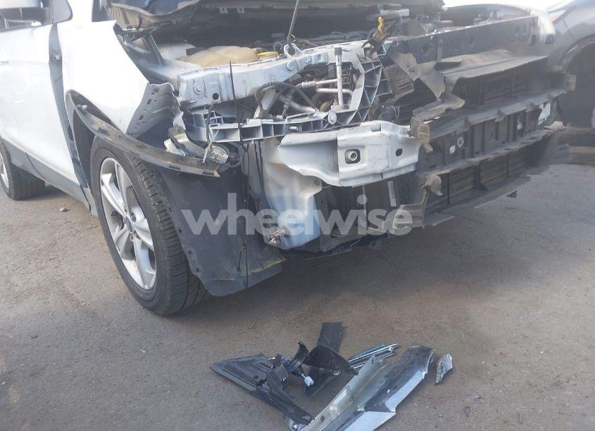 Photo 16 of 2015 Ford Escape SE (VIN 1FMCU0G77FUC26716)