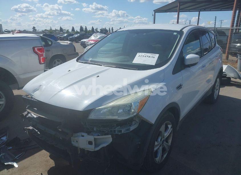 Photo 2 of 2015 Ford Escape SE (VIN 1FMCU0G77FUC26716)