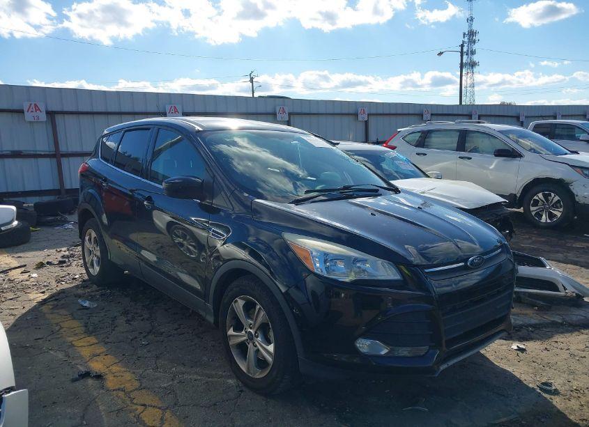 2016 Ford Escape SE (VIN 1FMCU0G77GUB11390) main photo