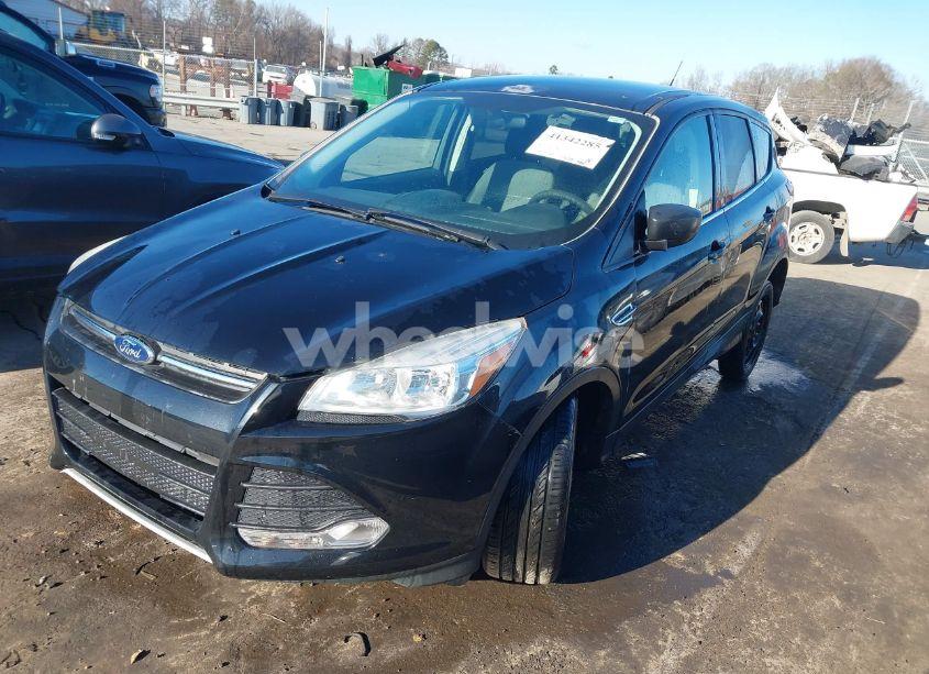Photo 2 of 2015 Ford Escape SE (VIN 1FMCU0G78FUA12107)