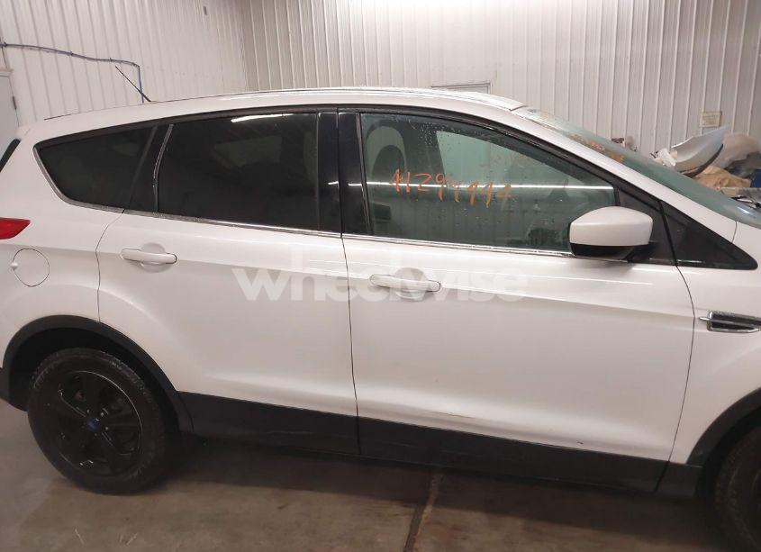 Photo 14 of 2016 Ford Escape SE (VIN 1FMCU0G78GUA25540)
