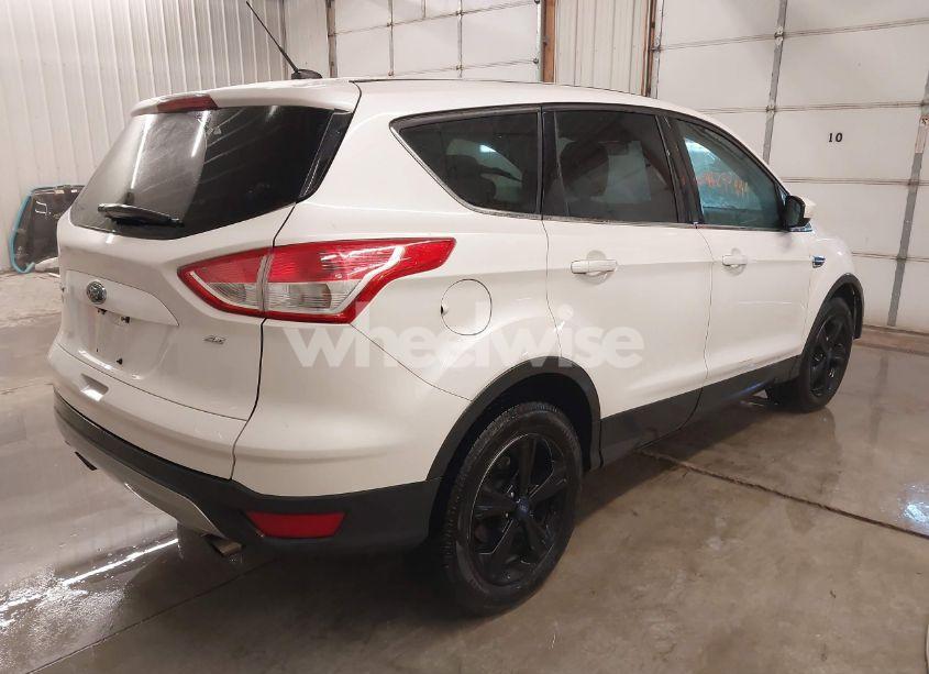Photo 4 of 2016 Ford Escape SE (VIN 1FMCU0G78GUA25540)