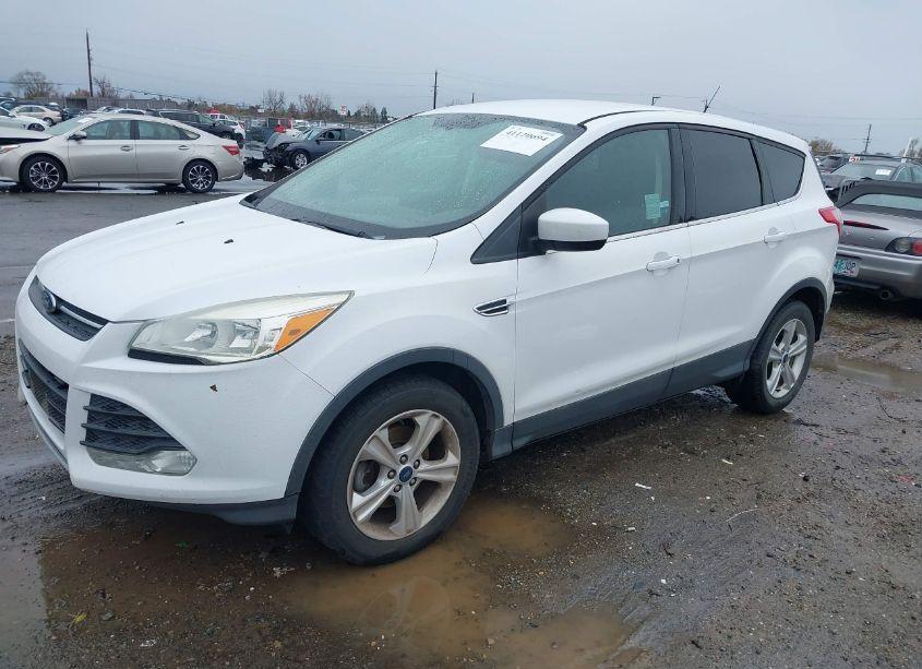 Photo 2 of 2016 Ford Escape SE (VIN 1FMCU0G78GUB08238)