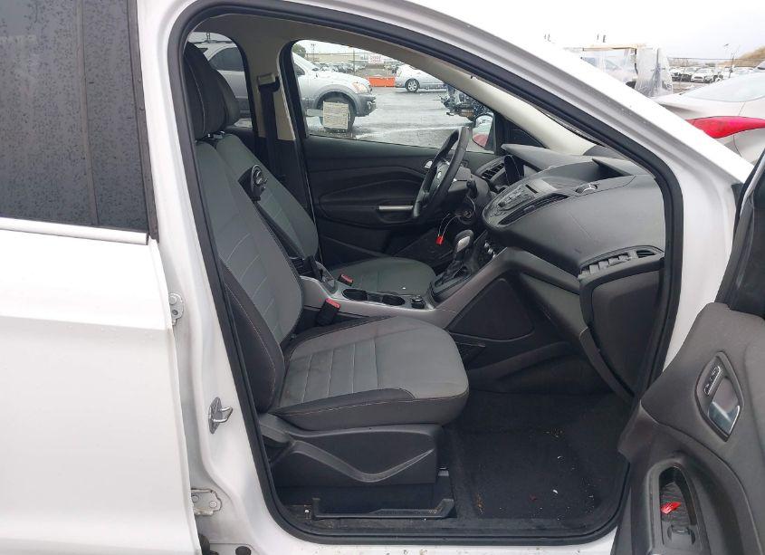 Photo 5 of 2016 Ford Escape SE (VIN 1FMCU0G78GUB08238)