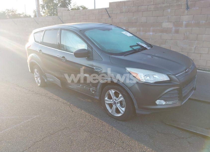 2016 Ford Escape SE (VIN 1FMCU0G78GUC43932) main photo
