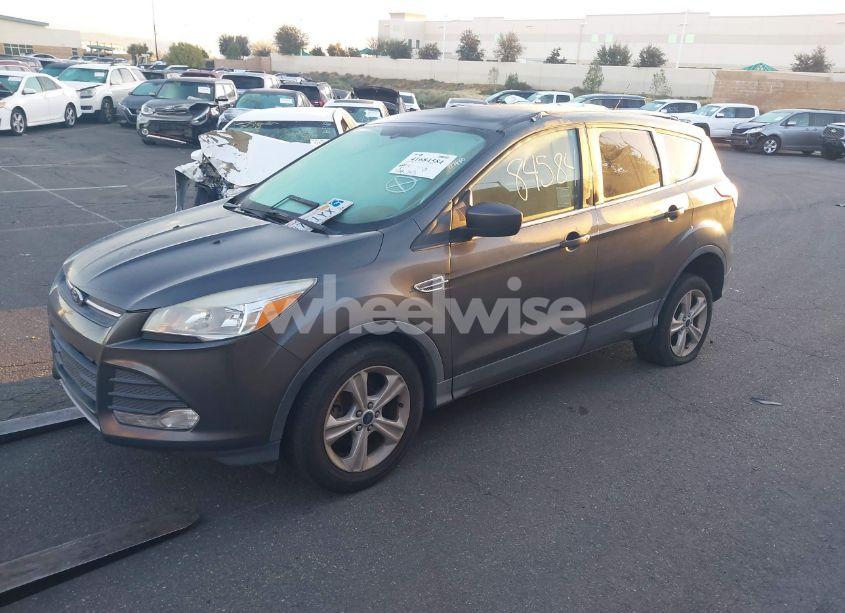 Photo 2 of 2016 Ford Escape SE (VIN 1FMCU0G78GUC43932)