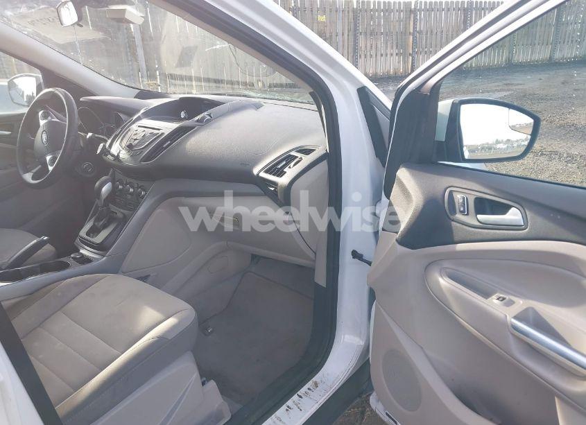 Photo 5 of 2015 Ford Escape SE (VIN 1FMCU0G79FUA64927)