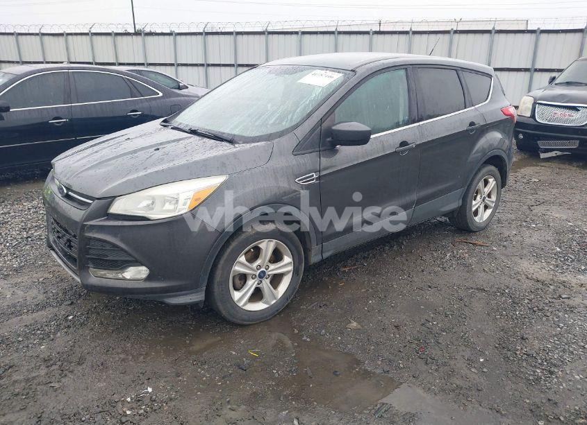 Photo 2 of 2015 Ford Escape SE (VIN 1FMCU0G79FUB88678)