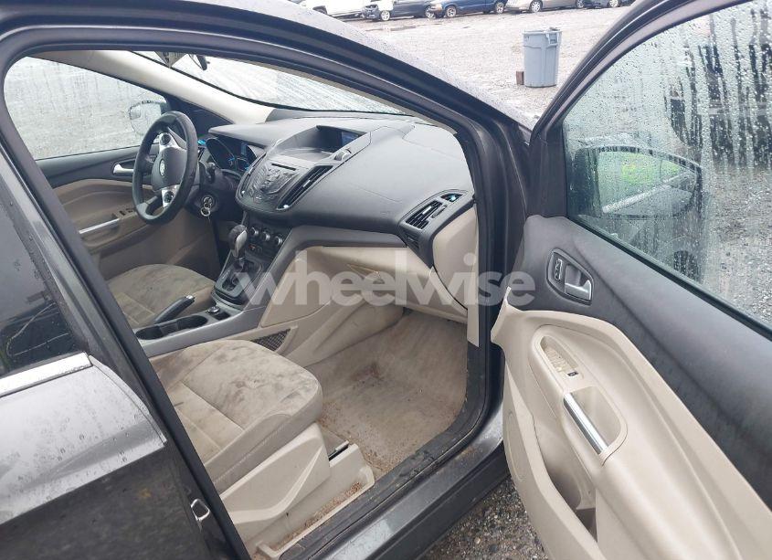 Photo 5 of 2015 Ford Escape SE (VIN 1FMCU0G79FUB88678)