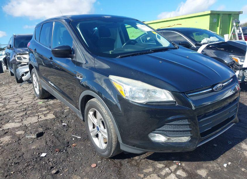2015 Ford Escape SE (VIN 1FMCU0G7XFUA21309) main photo