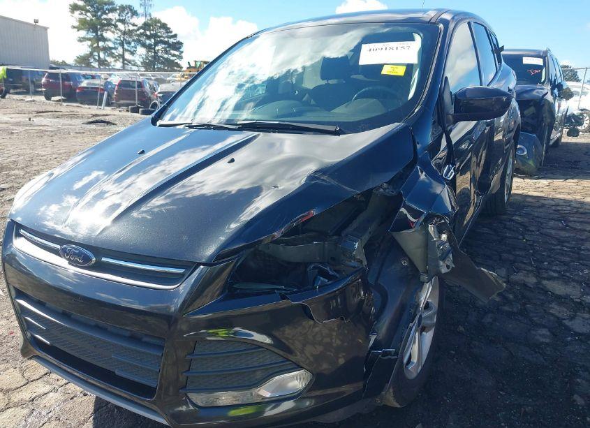 Photo 2 of 2015 Ford Escape SE (VIN 1FMCU0G7XFUA21309)