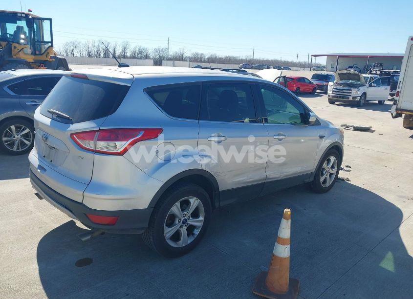 Photo 4 of 2015 Ford Escape SE (VIN 1FMCU0G7XFUA41706)