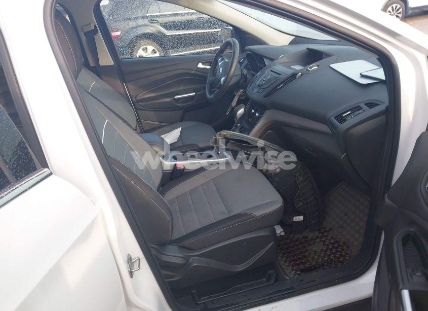 Photo 5 of 2015 Ford Escape SE (VIN 1FMCU0G7XFUA62569)