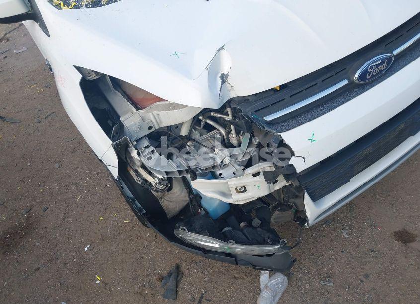 Photo 6 of 2015 Ford Escape SE (VIN 1FMCU0G7XFUA62569)